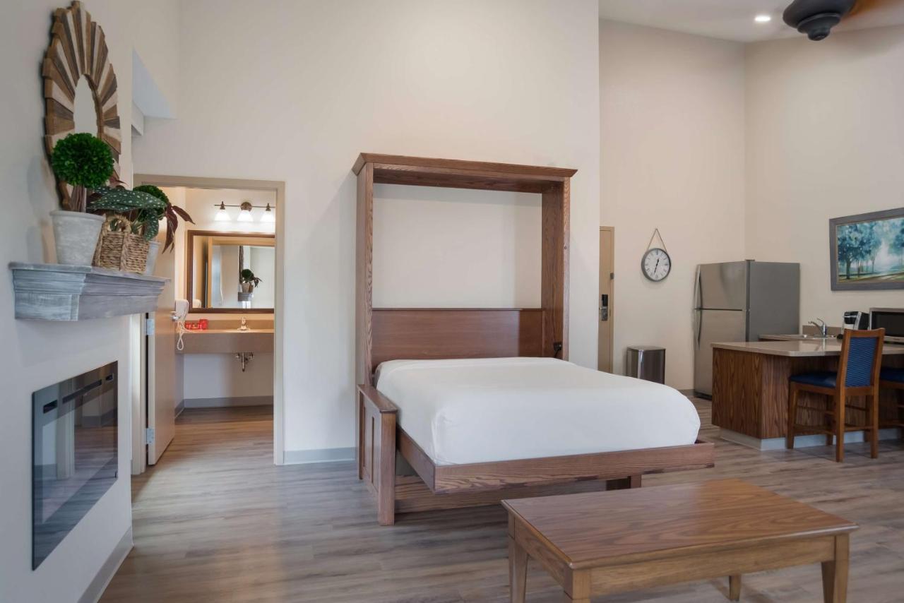 Surestay Plus Hotel By Best Western Elizabethtown Hershey Eksteriør bilde